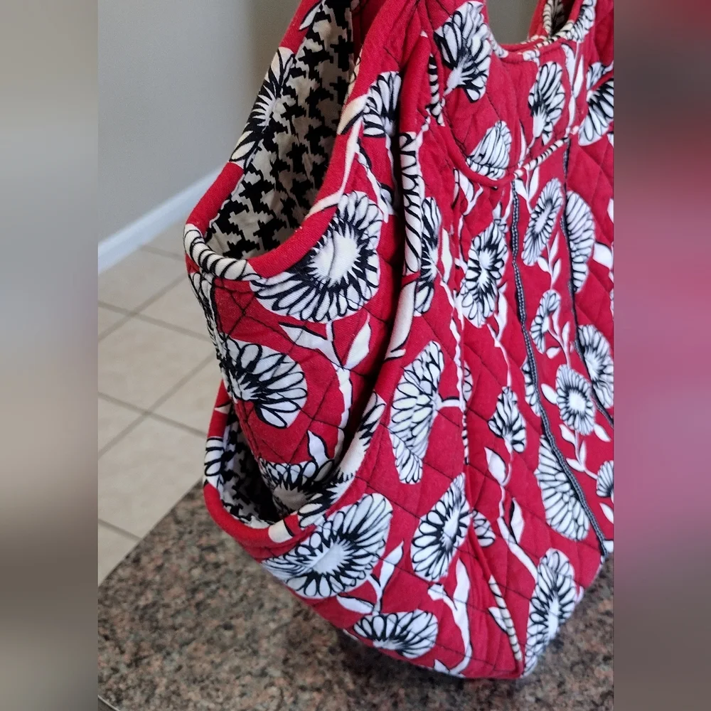 Vera Bradley Unique “Deco Daisy”